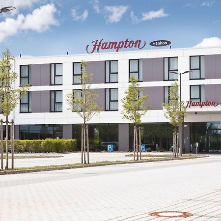 ホテル Hampton By Hilton Munich Airport South ハルベルクモース エクステリア 写真